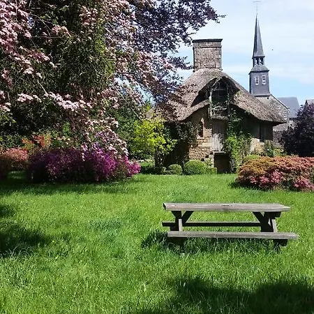 La Tiny Du Parc : Saint Symphorien Des Monts * Ernée