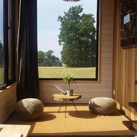 La Tiny Du Parc : Saint Symphorien Des Monts ロッジ