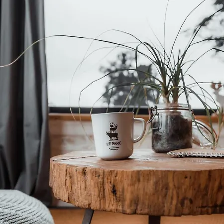Lodge La Tiny Du Parc : Saint Symphorien Des Monts Ernee