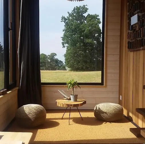 La Tiny Du Parc : Saint Symphorien Des Monts Lodge