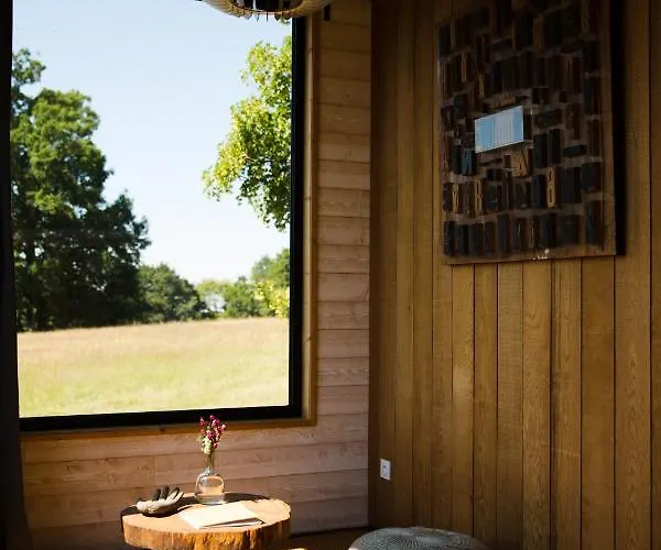 La Tiny Du Parc : Saint Symphorien Des Monts * Ernée