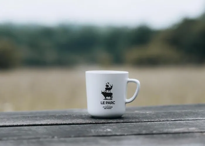 Lodge La Tiny Du Parc : Saint Symphorien Des Monts Ernée